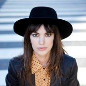 Deborah De Corral - List pictures