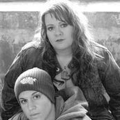 God-des And She - List pictures