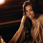 Melanie Fiona - List pictures