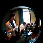 Beady Eye - List pictures