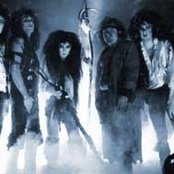 Zed Yago - List pictures