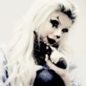 Ms Krazie - List pictures