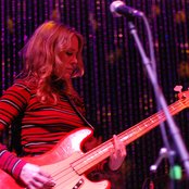 Britta Phillips - List pictures