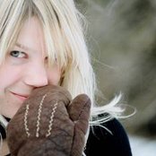 Basia Bulat - List pictures