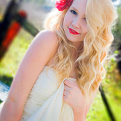 Raelynn - List pictures