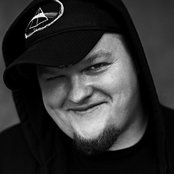 Cas Haley - List pictures