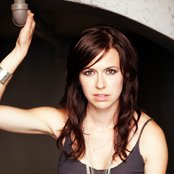 Joy Williams - List pictures