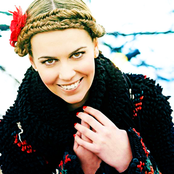 Maya Sar - List pictures