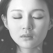 Lee Hi - List pictures