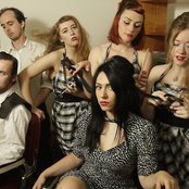 Clairy Browne & The Bangin' Rackettes - List pictures