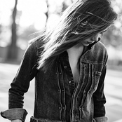 Hailee Steinfeld - List pictures