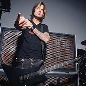 Tommy Lee - List pictures