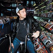 Damon Albarn - List pictures