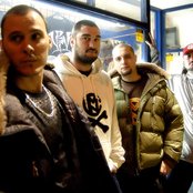 Violadores Del Verso - List pictures