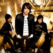 Everybody Else - List pictures