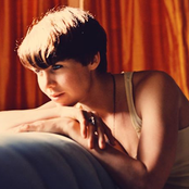 Sarah Neufeld - List pictures