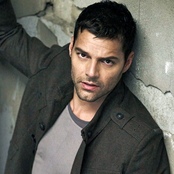 Ricky Martin - List pictures