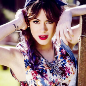 Martina Stoessel - List pictures
