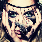 Kyla La Grange - List pictures