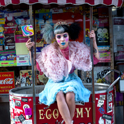 Melanie Martinez - List pictures