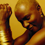 Angelique Kidjo - List pictures