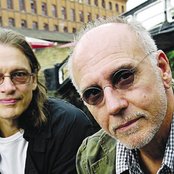 Larry Carlton & Robben Ford - List pictures