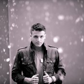 Dustin Tavella - List pictures