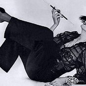 Amanda Lear - List pictures