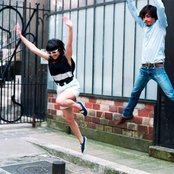 Lilly Wood - List pictures