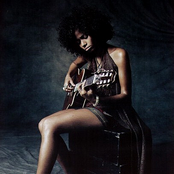 Nneka - List pictures