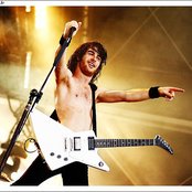 Airbourne - List pictures