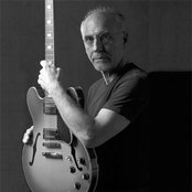 Larry Carlton - List pictures