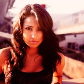 Jasmine V - List pictures