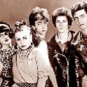 Alaska Y Los Pegamoides - List pictures