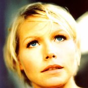 Nina Persson - List pictures