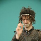 Darwin Deez - List pictures