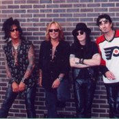 Motley Crue - List pictures