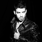 Joe Jonas - List pictures