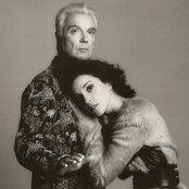 David Byrne & St. Vincent - List pictures