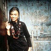 Amel Larrieux - List pictures