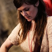 Julia Stone - List pictures