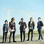 Amy Meredith - List pictures