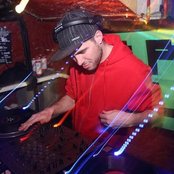 Phaeleh - List pictures