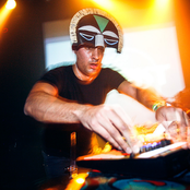 Sbtrkt - List pictures