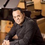 Israel Houghton & New Breed - List pictures