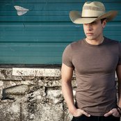 Dustin Lynch - List pictures