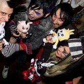 Stitched Up Heart - List pictures