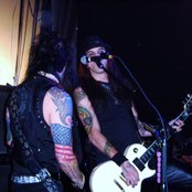 Saliva - List pictures