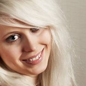 Amanda Jenssen - List pictures