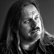 Johnny Van Zant - List pictures
